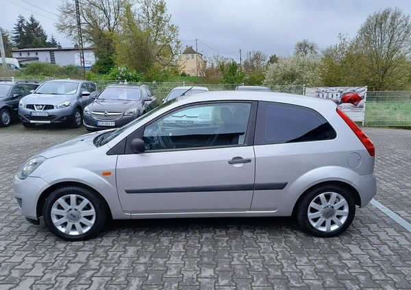 Ford Fiesta cena 9900 przebieg: 125714, rok produkcji 2006 z Łęczna małe 172